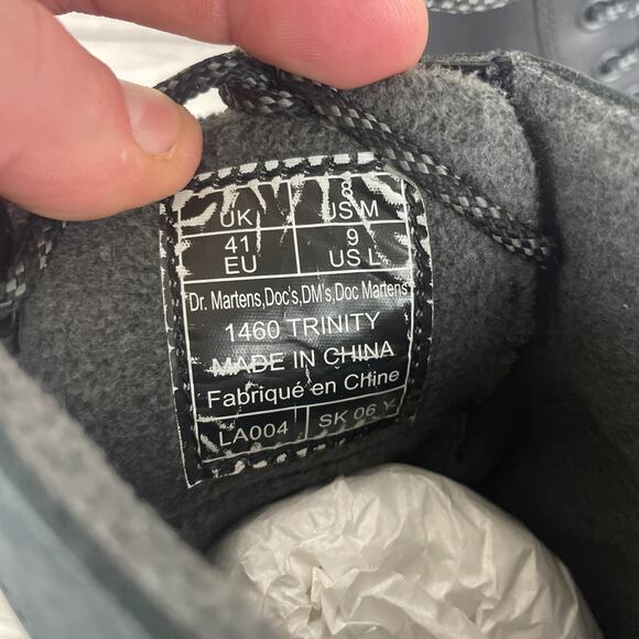 Dr. Martens Trinity 1460 Womens Sz 8 Boots Black - Picture 9 of 9